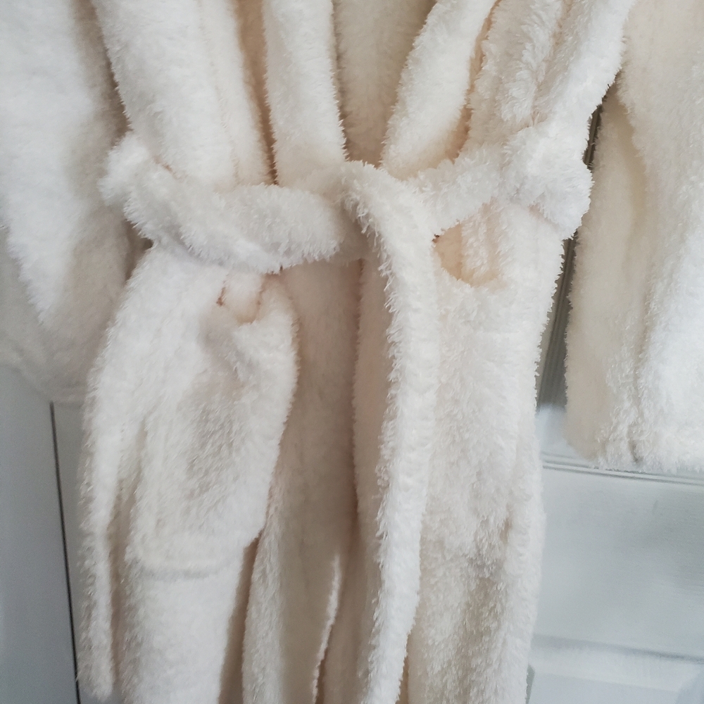 New White FLUFFY ROBE,ONE SIZE - Picture 5 of 10